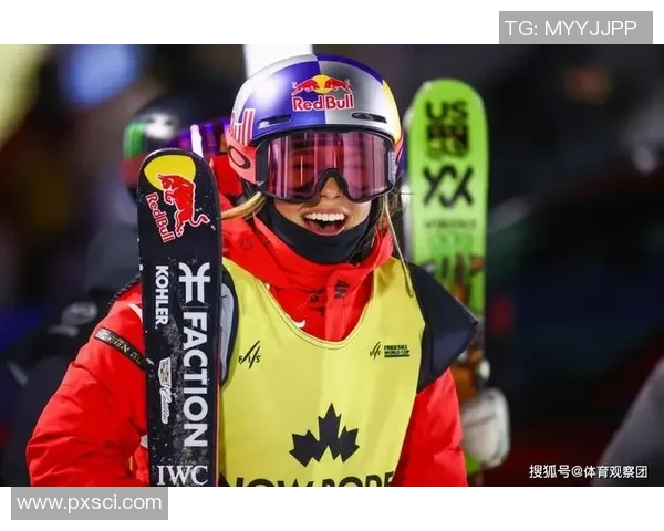 谷爱凌跨界挑战足球领域展现全能运动员风采引发热议 谷爱凌跨界挑战足球领域展现全能运动员风采引发热议