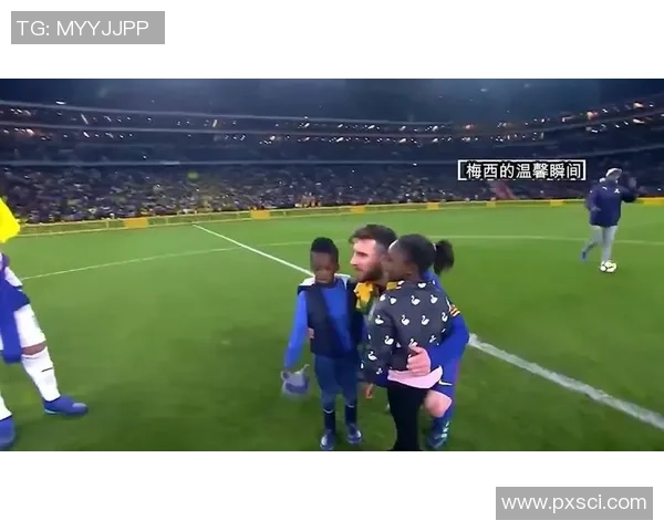 足球明星与家养鱼的温馨生活瞬间分享 足球明星与家养鱼的温馨生活瞬间分享