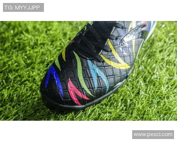 足球明星专属跑步鞋揭秘助力运动表现与时尚风潮的完美结合 足球明星专属跑步鞋揭秘助力运动表现与时尚风潮的完美结合