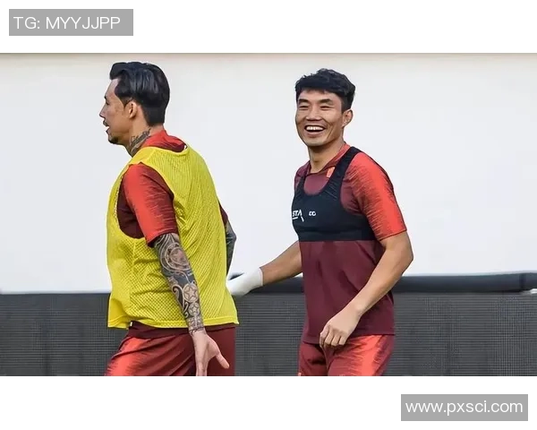 足球明星抽烟喝酒视频引发热议球迷呼吁关注运动员健康与形象 足球明星抽烟喝酒视频引发热议球迷呼吁关注运动员健康与形象